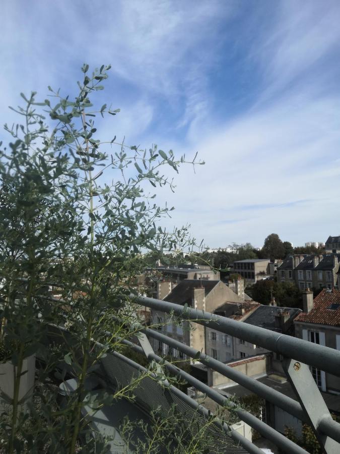 Le Carmelite Poitiers Exterior foto